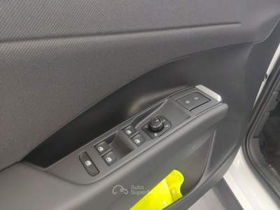 Volkswagen T-Roc 1.5 eTSI 110kW ACT Life DSG usata Avellino