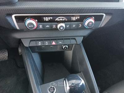 Audi A1 A1 allstreet 30 1.0 tfsi Identity Contrast 116cv Bianco usata Lucca