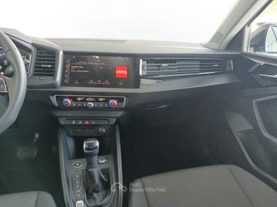 Audi A1 A1 allstreet 30 1.0 tfsi Identity Contrast 116cv Bianco usata Lucca
