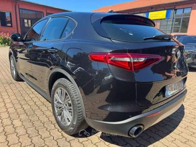 Alfa Romeo Stelvio 2.2 Turbodiesel 160 CV AT8 RWD Super(AUTOCARRO N1) Nero usata Milano