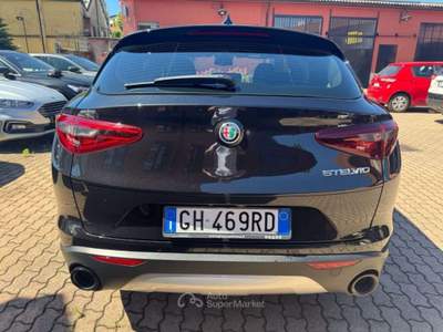 Alfa Romeo Stelvio 2.2 Turbodiesel 160 CV AT8 RWD Super(AUTOCARRO N1) Nero usata Milano