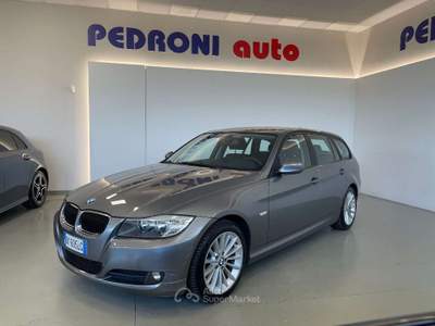 BMW Serie 3 320d 320 d Touring Attiva FL 177 CV Automatica Grigio usata Leno