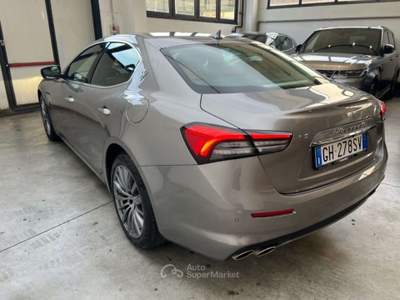Maserati Ghibli L4 330 CV MHEV Grigio usata Parma