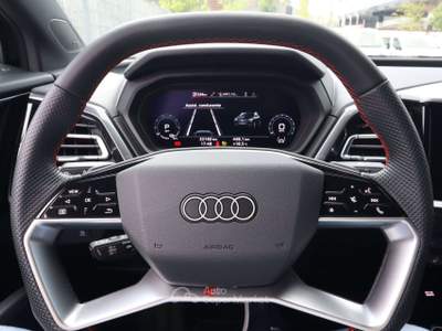 Audi Q4 Q4 Etron 50 QUATTRO 300CV S-LINE MATRIX POMPA DI CALORE SONOS Nero usata Varna