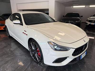 Maserati Ghibli V8 580 CV Trofeo Kit Carbonio Interior & Exterior Bianco usata Villa Carcina
