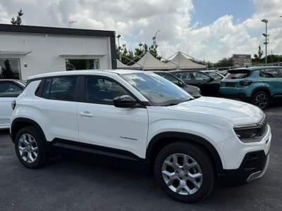Jeep Avenger Jeep Avenger 1.2 t. Altitude fwd 100cv 04/2025 Bianco usata Giugliano in Campania