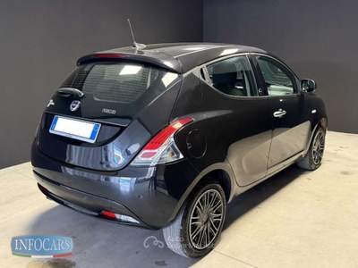 Lancia Ypsilon 1.0 Hybrid 70 cv Ecochic Gold - PROMO Nero usata Este