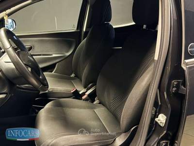 Lancia Ypsilon 1.0 Hybrid 70 cv Ecochic Gold - PROMO Nero usata Este