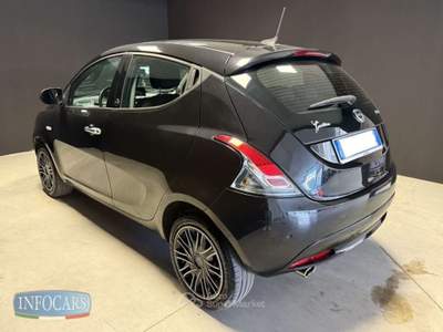 Lancia Ypsilon 1.0 Hybrid 70 cv Ecochic Gold - PROMO Nero usata Este