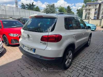 Volkswagen Tiguan 2.0 TDI 140CV 4MOTION DSG Sport & Style TETTO PANO Bianco usata Sesto San Giovanni