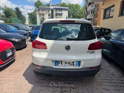 Volkswagen Tiguan 2.0 TDI 140CV 4MOTION DSG Sport & Style TETTO PANO Bianco usata Sesto San Giovanni