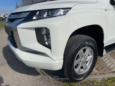 Mitsubishi L200 2.2 D 150cv Club Cab 4x4 INSTYLE PLUS Bianco usata Carmagnola