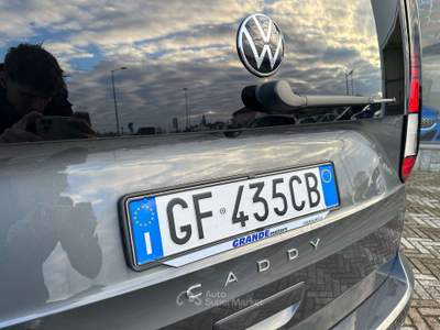 Volkswagen Caddy VOLKSWAGEN CADDY 2.0 TDI SCR MAXI SPACE DSG Grigio usata Carmagnola