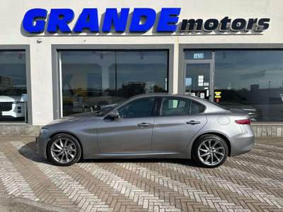 Alfa Romeo Giulia Giulia 2020 2.0 t Executive 200cv auto Grigio usata Carmagnola