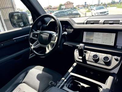 Land Rover Defender Defender 110 2.0d sd4 SE awd 200cv auto *PREZZO REALE* Nero usata Carmagnola