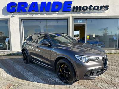 Alfa Romeo Stelvio Stelvio 2.9 V6 Quadrifoglio Q4 510 cv Tetto + Akrapovic Grigio usata Carmagnola Alfa Romeo Stelvio Stelvio 2.9 V6 Quadrifoglio Q4 510 cv Tetto + Akrapovic Grigio usata Carmagnola