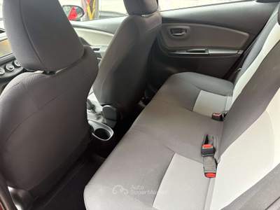 Toyota Yaris 5p 1.0 Cool my18 Rosso usata Milano
