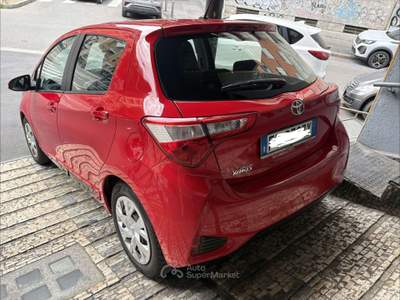 Toyota Yaris 5p 1.0 Cool my18 Rosso usata Milano