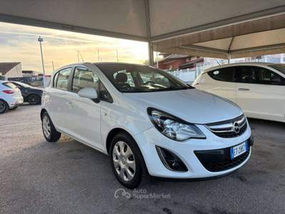 Opel Corsa Corsa IV 2010 5p 1.2 Edition (elective) Gpl-tech 85cv Bianco usata Giugliano in Campania