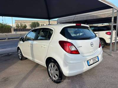 Opel Corsa Corsa IV 2010 5p 1.2 Edition (elective) Gpl-tech 85cv Bianco usata Giugliano in Campania