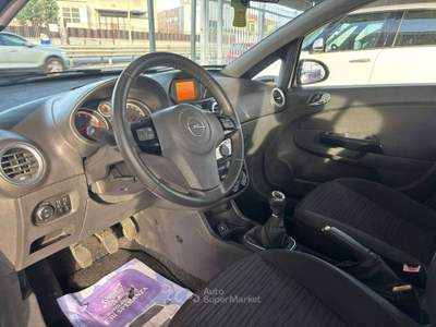 Opel Corsa Corsa IV 2010 5p 1.2 Edition (elective) Gpl-tech 85cv Bianco usata Giugliano in Campania