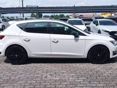 Seat Leon Leon III 2013 5p 2.0 tdi cr FR s Bianco usata Liscate