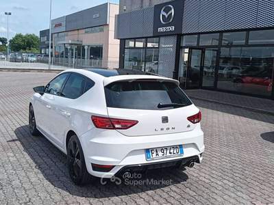 Seat Leon Leon III 2013 5p 2.0 tdi cr FR s Bianco usata Liscate