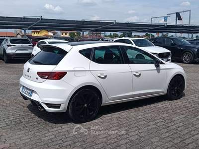 Seat Leon Leon III 2013 5p 2.0 tdi cr FR s Bianco usata Liscate