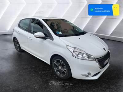 Peugeot 208 1.4 8V HDi 68cv FAP Allure Bianco usata Gerenzano
