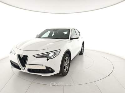 Alfa Romeo Stelvio 2.2 Turbodiesel 190 CV AT8 Q4 Business Bianco usata Capua