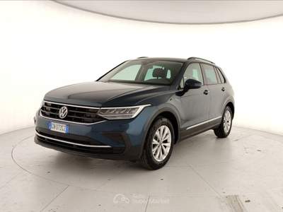 Volkswagen Tiguan II 2021 2.0 tdi Life 150cv dsg Blu/Azzurro usata Caserta
