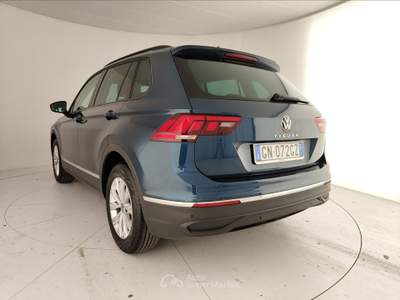 Volkswagen Tiguan II 2021 2.0 tdi Life 150cv dsg Blu/Azzurro usata Caserta