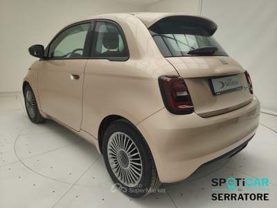 Fiat 500 La Nuova Nuova Hatchback My23 La Nuova - 320 Berlina Lilla usata Erba