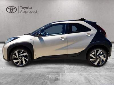 Toyota Aygo X 1.0B (72 CV) Lounge Air S-CVT Oro usata Cagliari