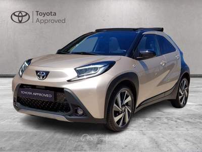 Toyota Aygo X 1.0B (72 CV) Lounge Air S-CVT Oro usata Cagliari