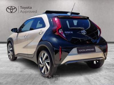 Toyota Aygo X 1.0B (72 CV) Lounge Air S-CVT Oro usata Cagliari
