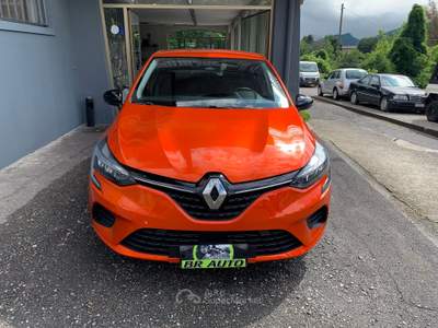 Renault Clio 65 CV BENZINA NEOPATENTATI Arancione usata Castelli Calepio