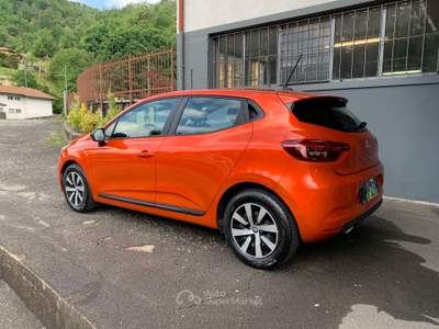 Renault Clio 65 CV BENZINA NEOPATENTATI Arancione usata Castelli Calepio