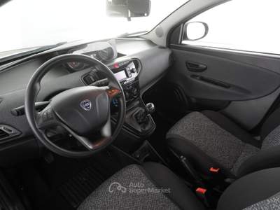 Lancia Ypsilon Ypsilon 1.0 FireFly 5 porte S&S Hybrid Silver Nero usata Parma