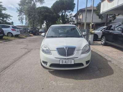 Lancia Ypsilon Ypsilon II 2011 1.3 mjt 16v Diva E5 Bianco usata Fosso ghiaia