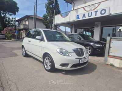 Lancia Ypsilon Ypsilon II 2011 1.3 mjt 16v Diva E5 Bianco usata Fosso ghiaia