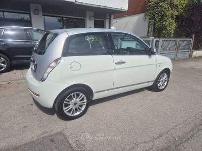 Lancia Ypsilon Ypsilon II 2011 1.3 mjt 16v Diva E5 Bianco usata Fosso ghiaia