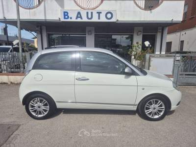 Lancia Ypsilon Ypsilon II 2011 1.3 mjt 16v Diva E5 Bianco usata Fosso ghiaia