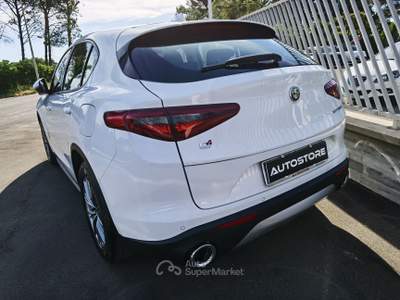 Alfa Romeo Stelvio 2.2 TD 190 CV AT8 Q4 Business Bianco usata Galatina