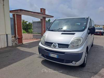 Renault Trafic T29 2.0 dCi/115 PL-TN Passenger Pack Argento usata Presicce-Acquarica