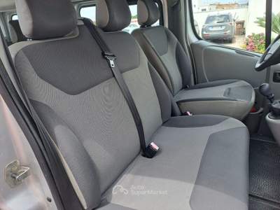 Renault Trafic T29 2.0 dCi/115 PL-TN Passenger Pack Argento usata Presicce-Acquarica