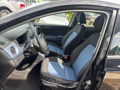 Hyundai i10 Unico proprietario, libero da incidenti  KM.  CERTIFICATI Nero usata Cartura