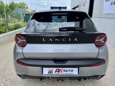 Lancia Ypsilon MY24 Mhev 100cv E-Dct(AUTOM.) NAZIONALE - KM 0 Argento usata Carmignano di Brenta