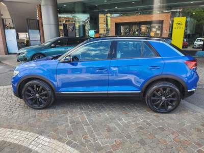 Volkswagen T-Roc T-ROCK SPORT TECNOLOGY 15TSI 150CV DSG AUTOM Blu/Azzurro usata Tivoli