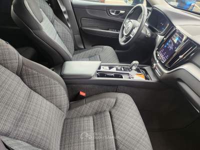Volvo XC60 VOLVO XC60 2.0D HYBRID B4 CORE AUTOM Grigio usata Tivoli